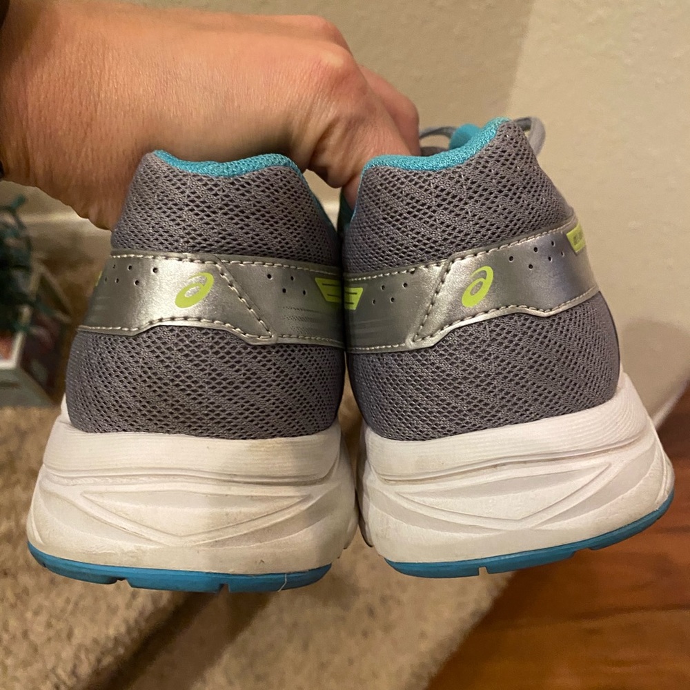 Woman’s ASICS shoes OrthoLite 9 - Picture 4 of 5